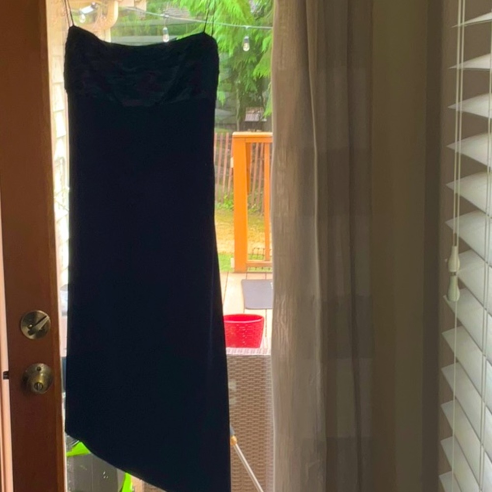 WOMENS KNEE LENGTH A-SYMMETRICAL LOW SEMI OPEN BACK DRESS SIZE 8